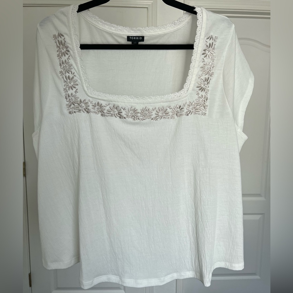 TORRID Embroidered Cap Sleeve Top | Ivory| size 2